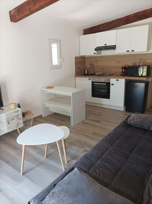 Studio Meuble Climatise Avec Terrasse Draguignan Exterior photo